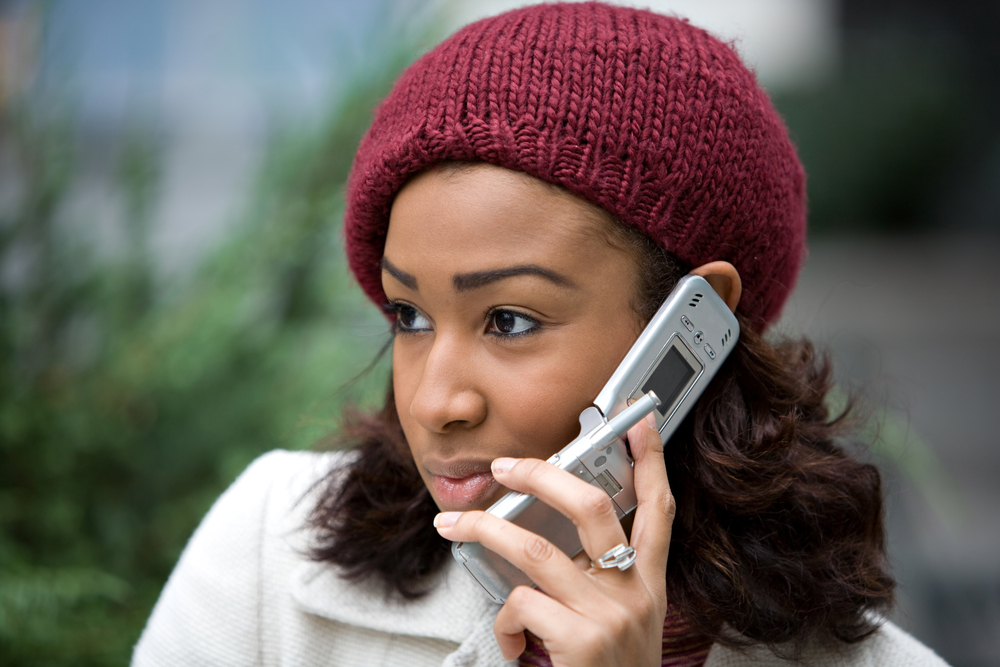 Black-woman-Smart-phone